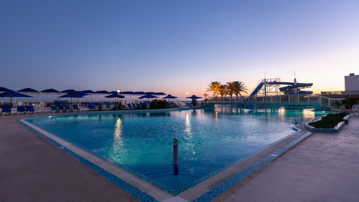 Hotel Samira Club - Caters to Couples
