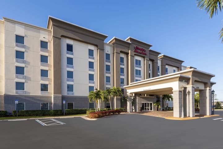 Hampton Inn & Suites Fort Myers - Colonial Blvd