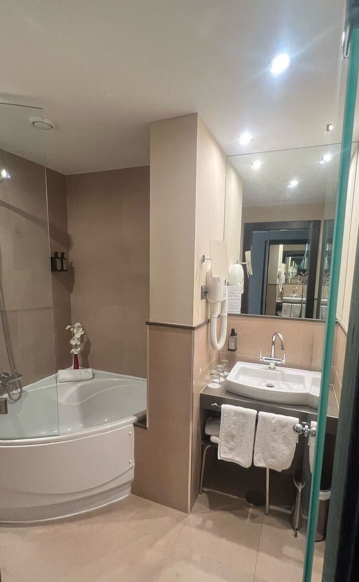 AZZ Asturias Langrehotel & Spa