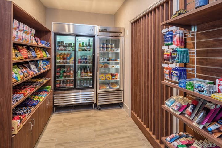 Holiday Inn Express and Suites Modesto by IHG