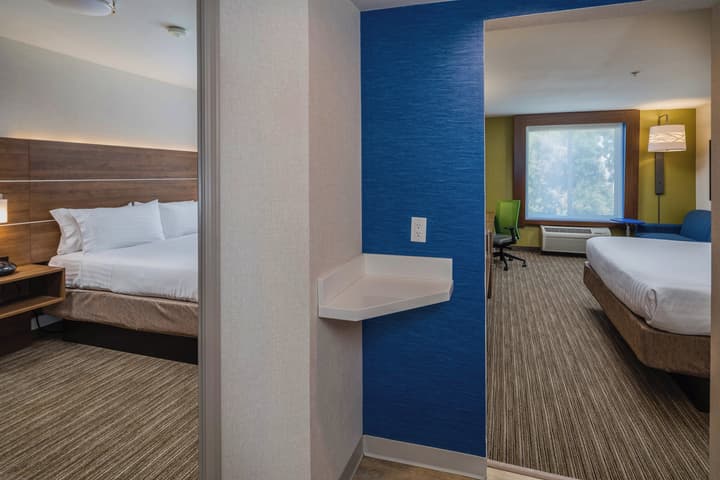 Holiday Inn Express and Suites Modesto by IHG