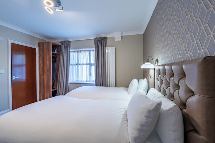 Uno Thames Hotel