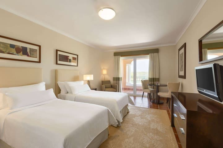 Dolce by Wyndham CampoReal Lisboa