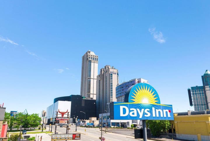 Days Inn by Wyndham Fallsview