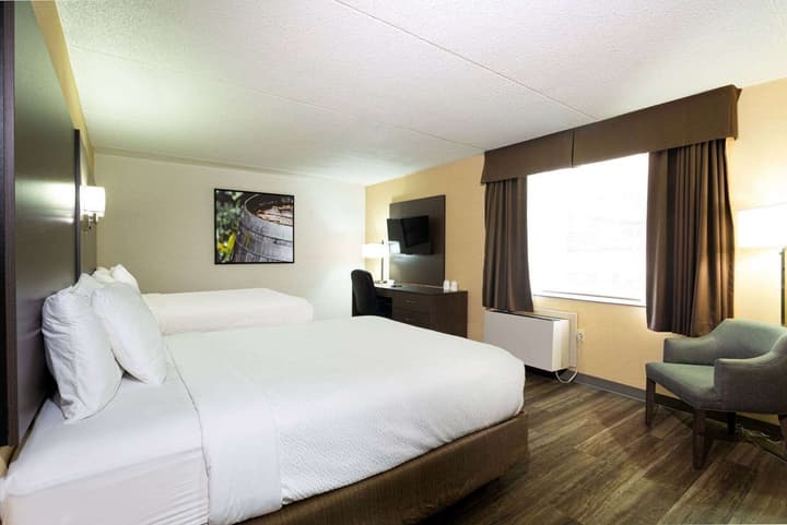 Days Inn by Wyndham Fallsview