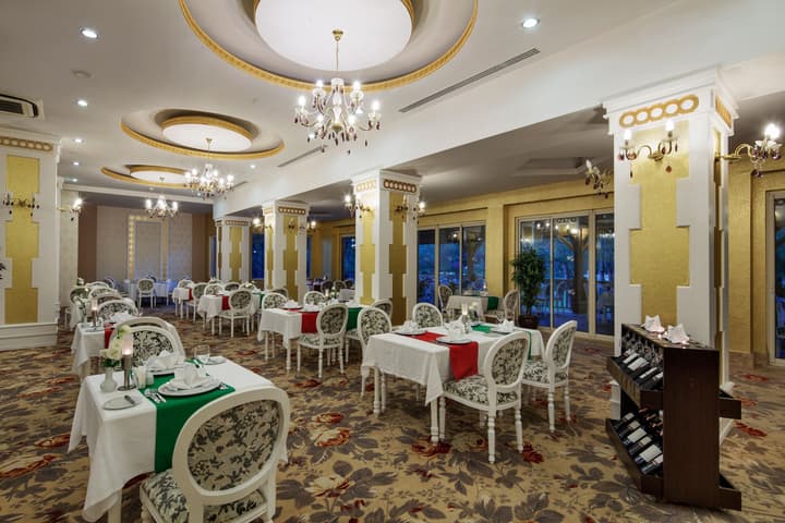 Crystal Tat Beach Pearl Collection - All inclusive