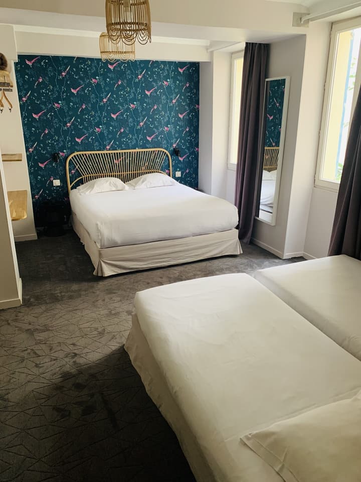 Central Hotel