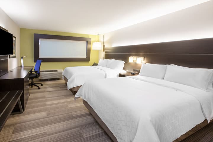 Holiday Inn Express Hotel & Suites Las Vegas by IHG