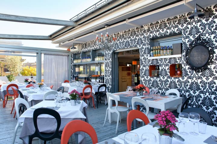 Orange Hotel