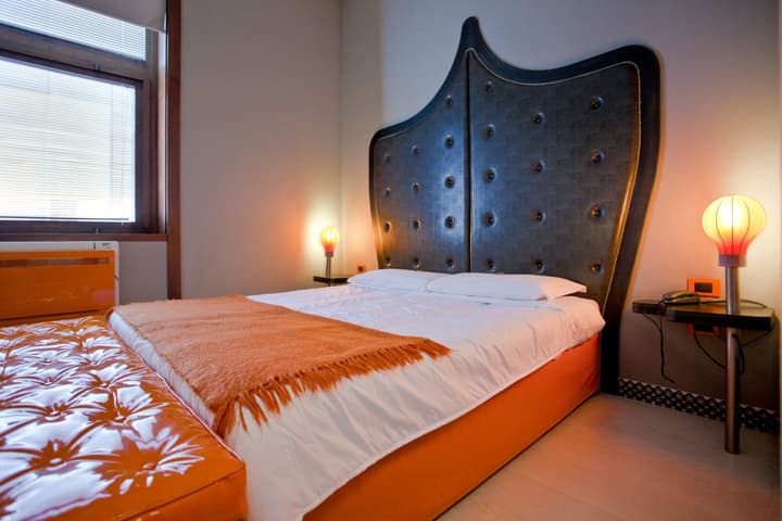 Orange Hotel