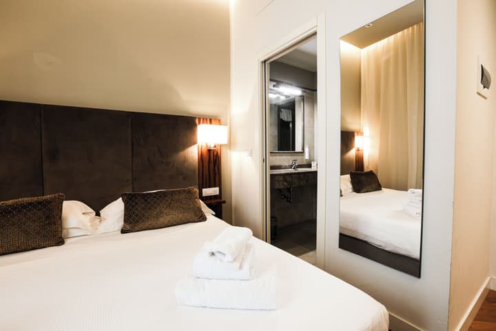 Hotel Embassy