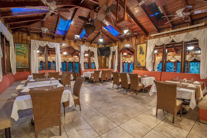 Hotel Villas Lirio