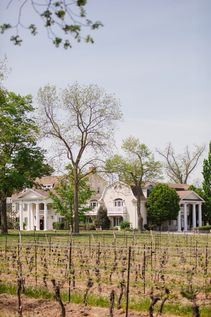 Riverbend Inn and Vineyard