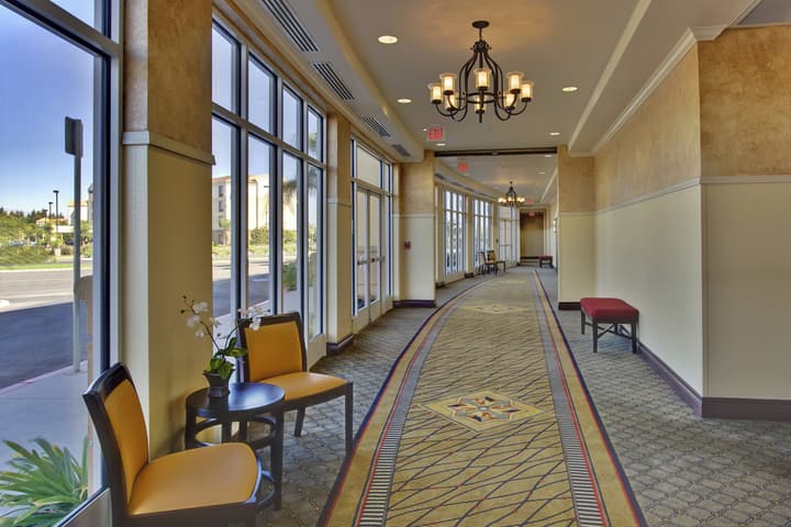 Holiday Inn & Suites Bakersfield by IHG