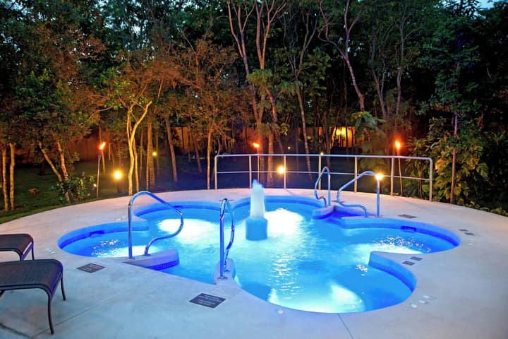 Courtyard By Marriott Cancun Airport