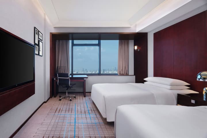 Renaissance Shanghai Zhongshan Park Skyline Hotel