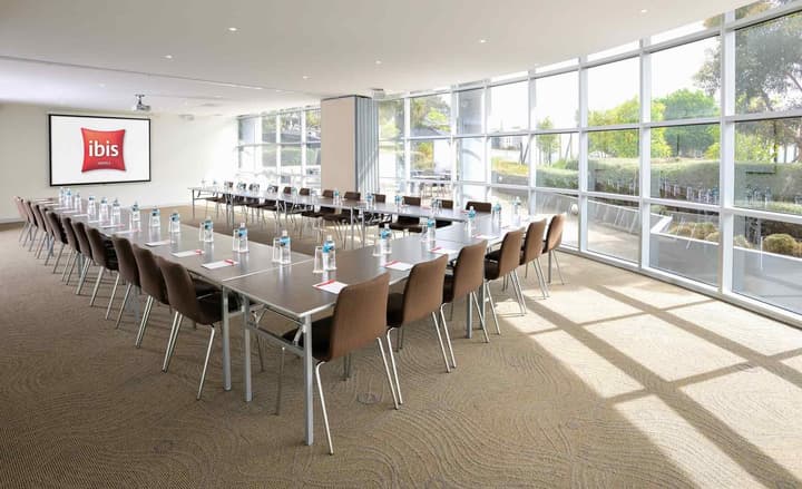 ibis Melbourne Glen Waverley