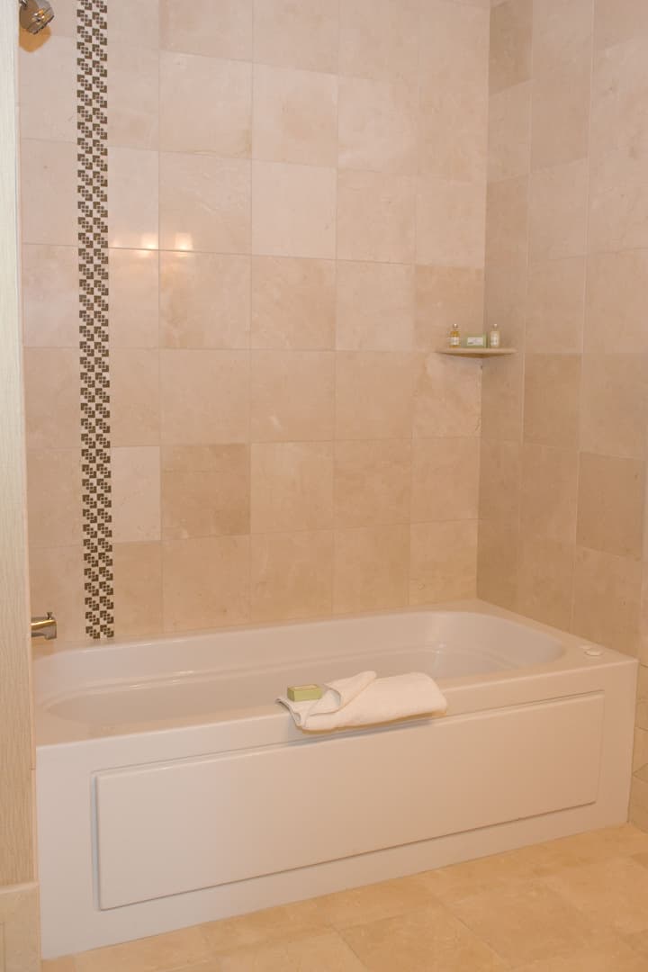 Hawthorn Extended Stay by Wyndham West Palm Beach Airport