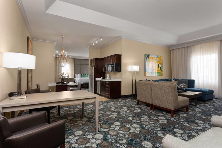 Hawthorn Extended Stay by Wyndham West Palm Beach Airport