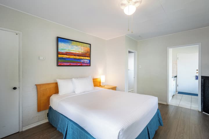 2400 Motel