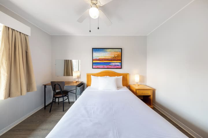 2400 Motel