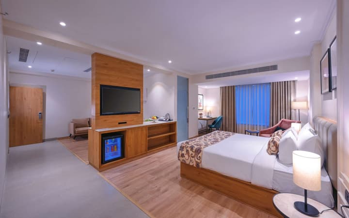 Royale Sarovar Portico Agra