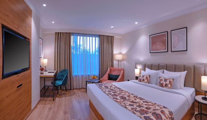 Royale Sarovar Portico Agra