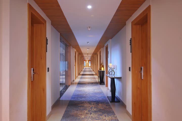 Royale Sarovar Portico Agra