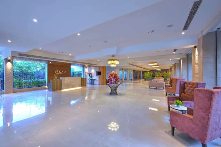 Royale Sarovar Portico Agra
