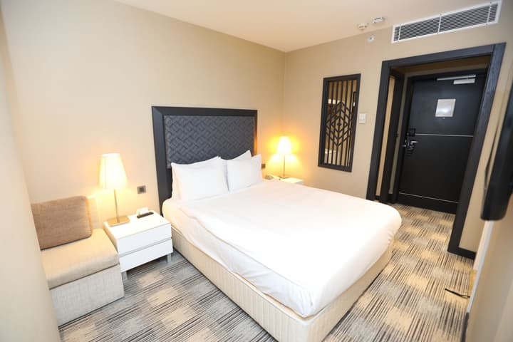 ADM Grand Hotel