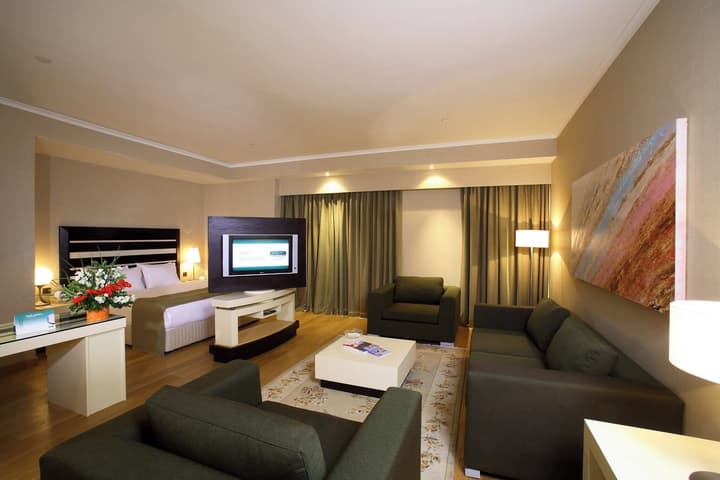 ADM Grand Hotel