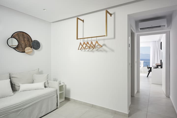 Dimitra Beach Hotel & Suites