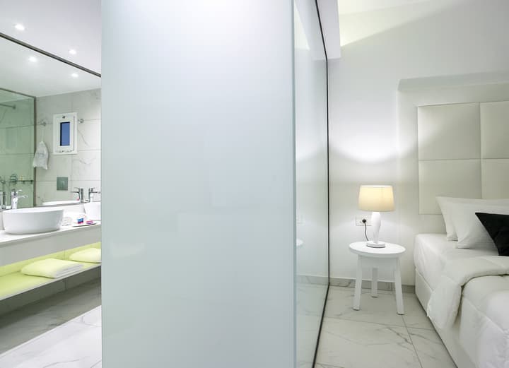 Dimitra Beach Hotel & Suites