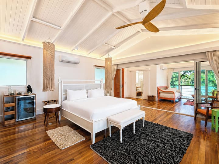 Tortuga Lodge