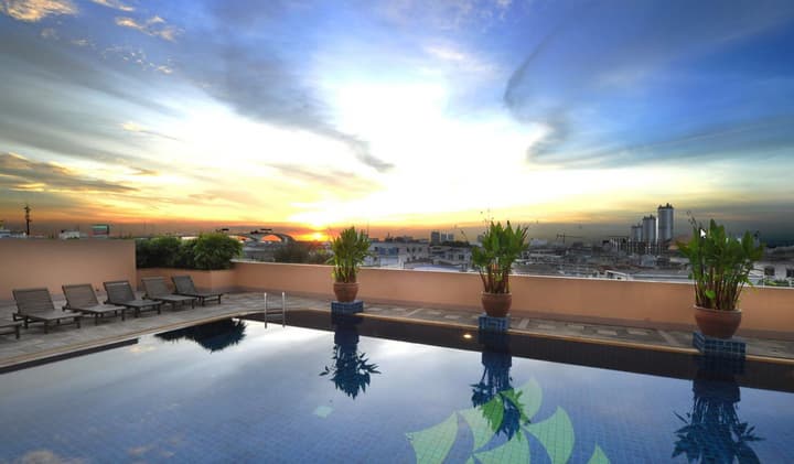 Tongtara Riverview Hotel