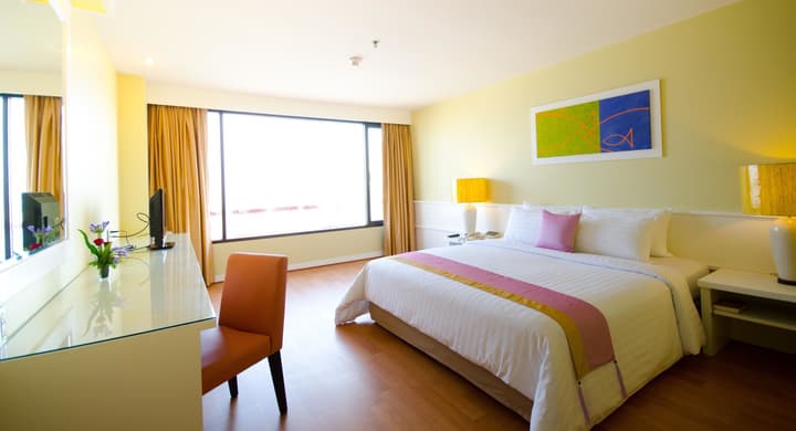 Tongtara Riverview Hotel