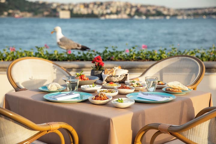 Four Seasons Hotel Istanbul at the Bosphorus