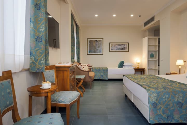 Hotel Sirius