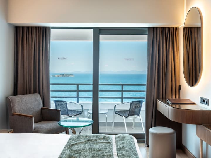 Korumar Deluxe Hotel