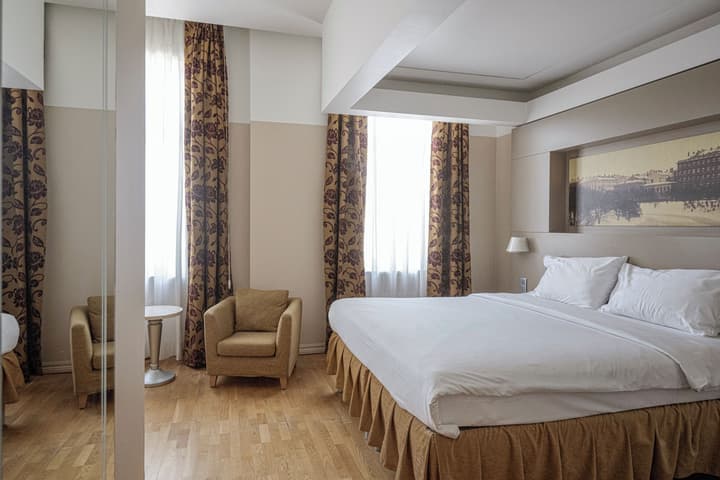 Opera Hotel