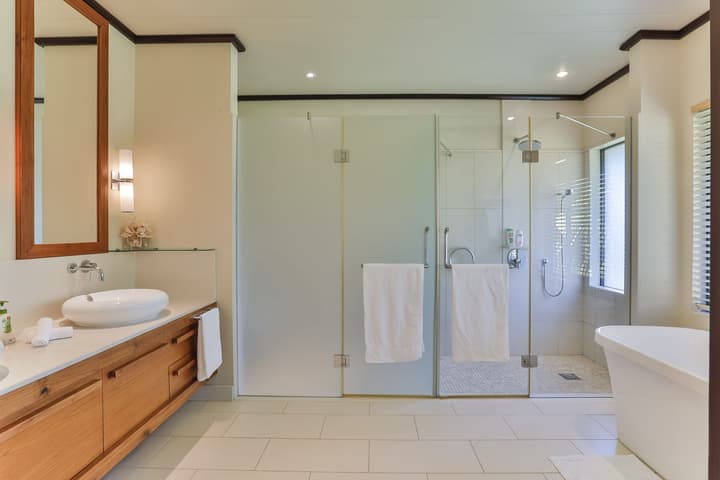 The Bay Club at Anahita