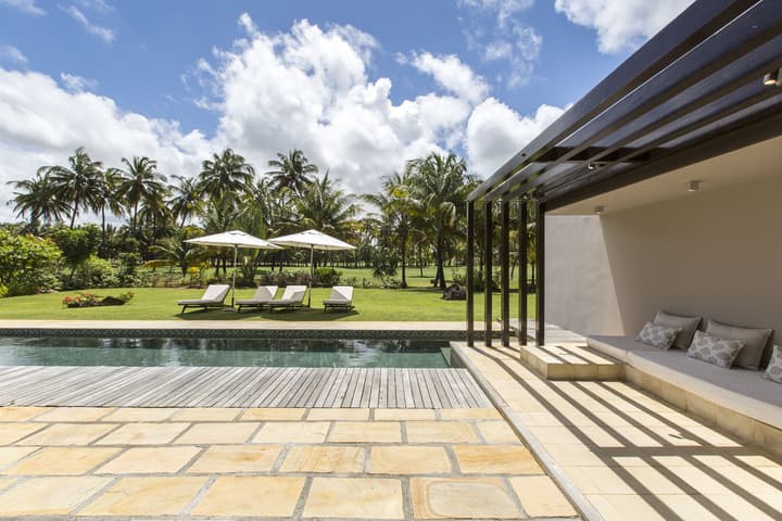 The Bay Club at Anahita