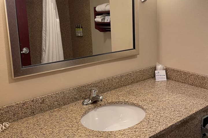 Holiday Inn Express Hotel & Suites Niagara Falls by IHG