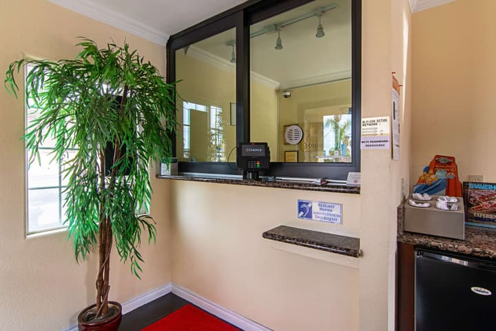 Econo Lodge Long Beach I-405