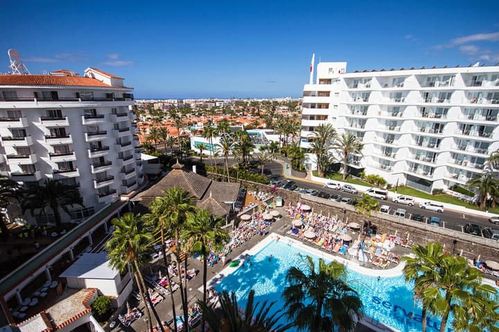 Servatur Waikiki