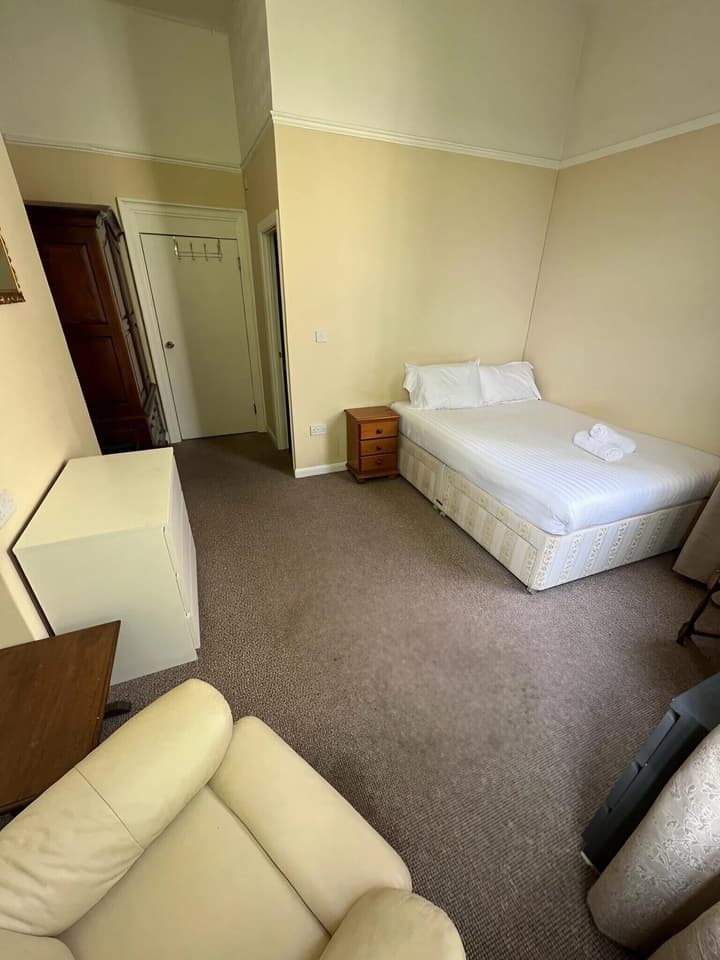 Crofton House Hotel