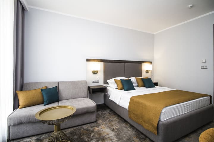 Best Western Plus Premium Inn