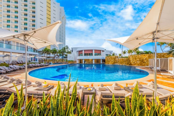Altitude at Krystal Grand Cancun - All inclusive