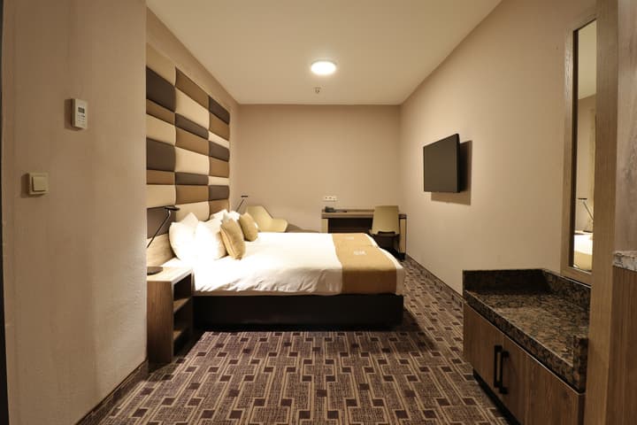 XO Hotels Blue Square