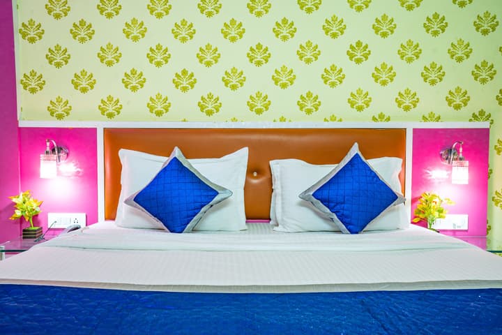 Hotel Marina Mahal